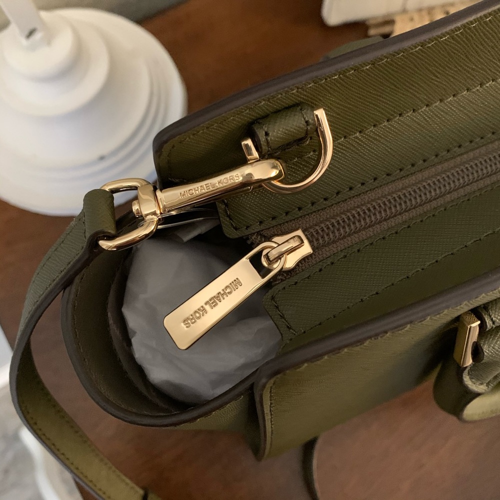 Last one ✨ New MK M/ Selma satchel 🌿 - Picture 5 of 8